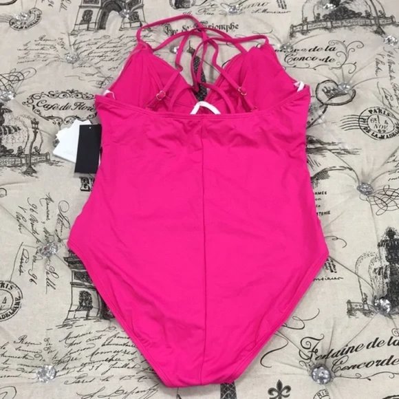 La Blanca Island Goddess Tummy-Control Swimsuit - Picture 5 of 8